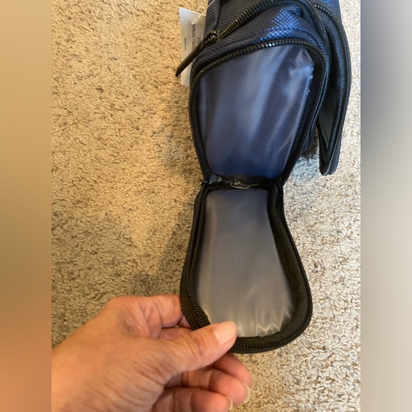 Blue Toiletry Bag Unisex Size 10X18 Inches - Picture 2 of 9